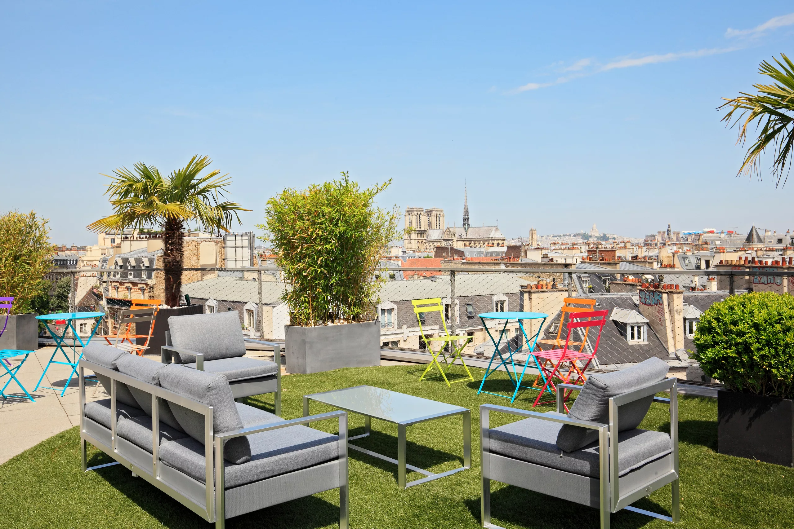 Salon d’extérieur sur le rooftop